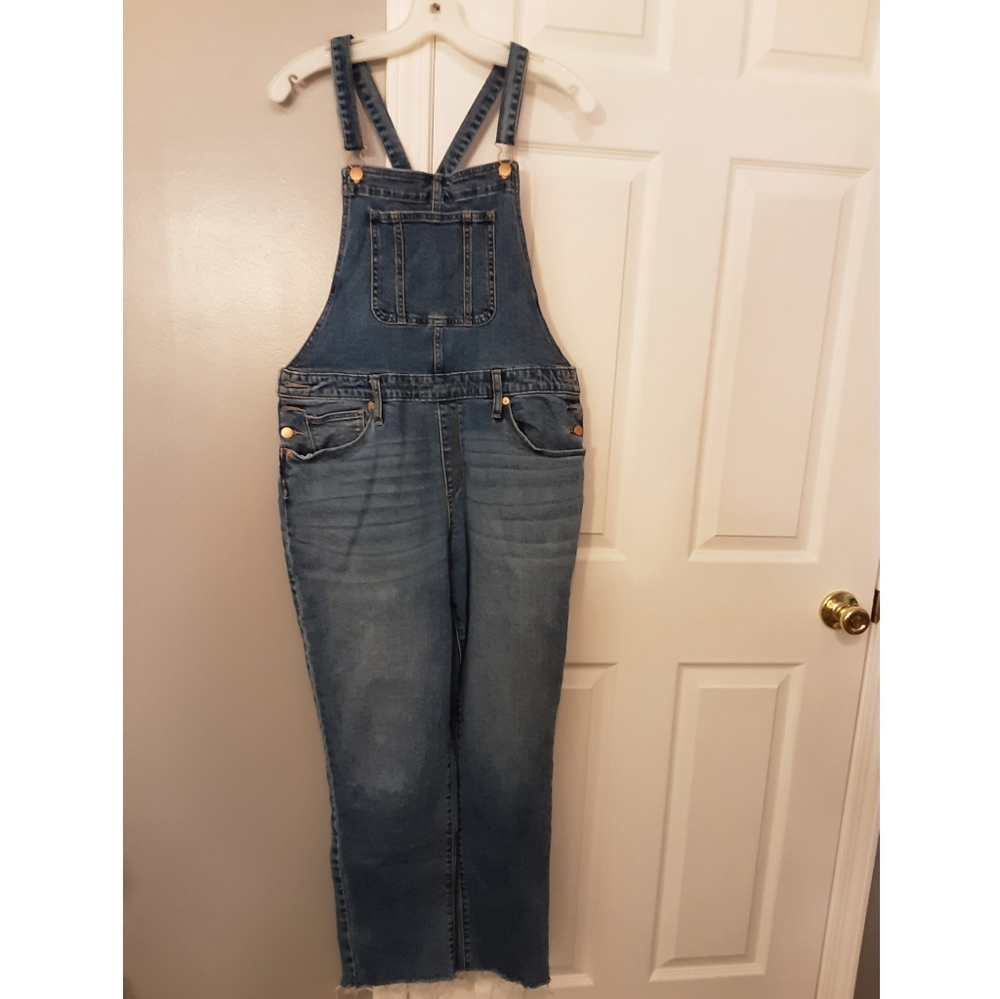 Universal Thread bibs